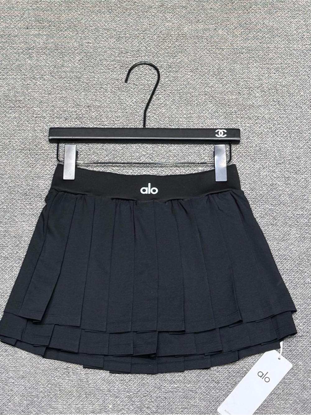 ALO Yoga Black Pleated Athletic Skater Skirt
